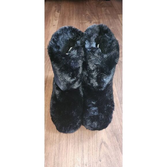 Yoki Holland Faux Fur Boots - Picture 1 of 6